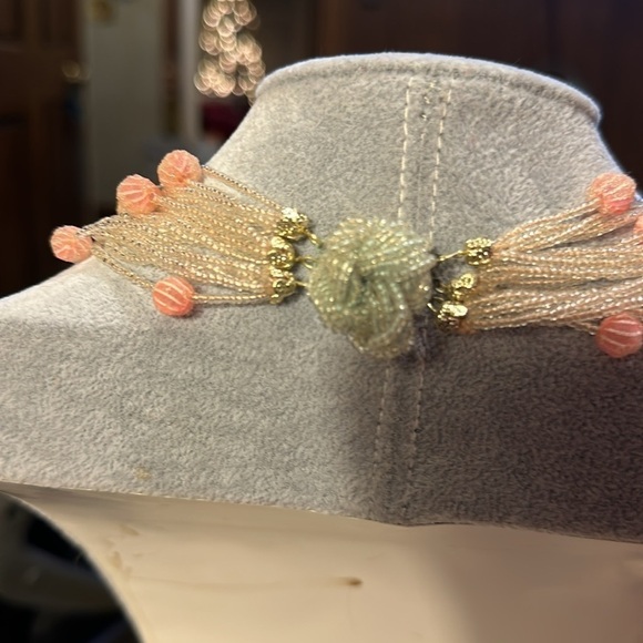 Gorgeous beaded necklace, little tiny, seeded beads, and class is also beads - Picture 2 of 2